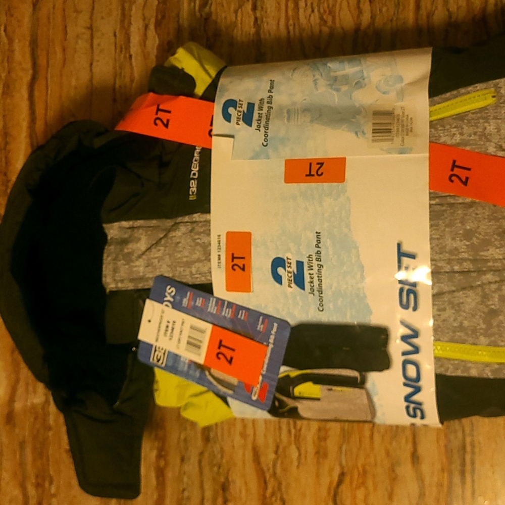 32 Degrees Weatherproof Boys 2pc Jacket and Bib Pant